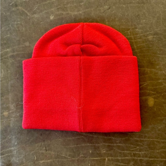 Canada Goose NWT Ladies Ranger Toque Red - Picture 2 of 6